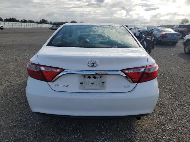 2015 Toyota Camry Le მანქანა იყიდება აუქციონზე, vin: 4T1BF1FK3FU027762, აუქციონის ნომერი: 85202915