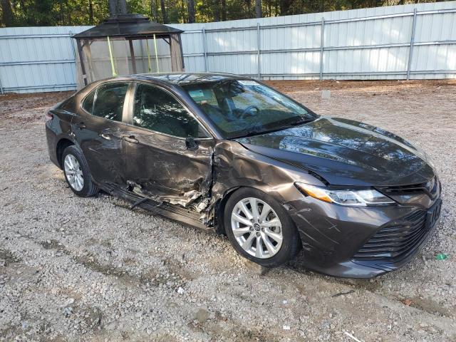 85286005 :رقم المزاد ، 4T1B11HK1JU021141 vin ، 2018 Toyota Camry مزاد بيع