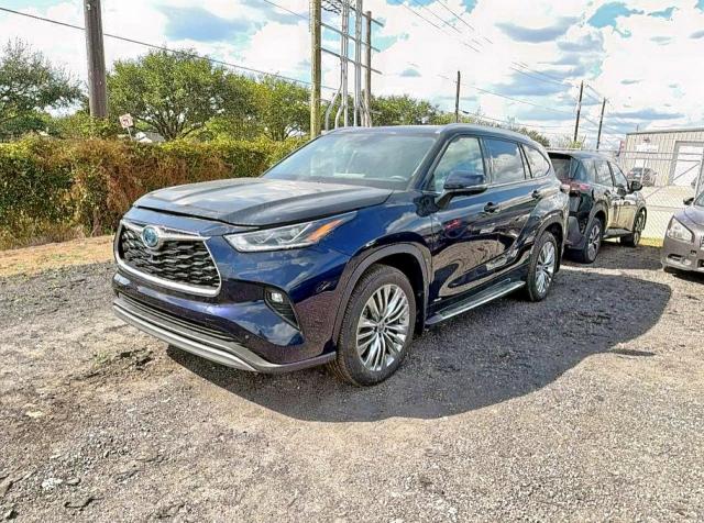 86165065 :رقم المزاد ، 5TDEBRCHXRS633492 vin ، 2024 Toyota Highlander مزاد بيع