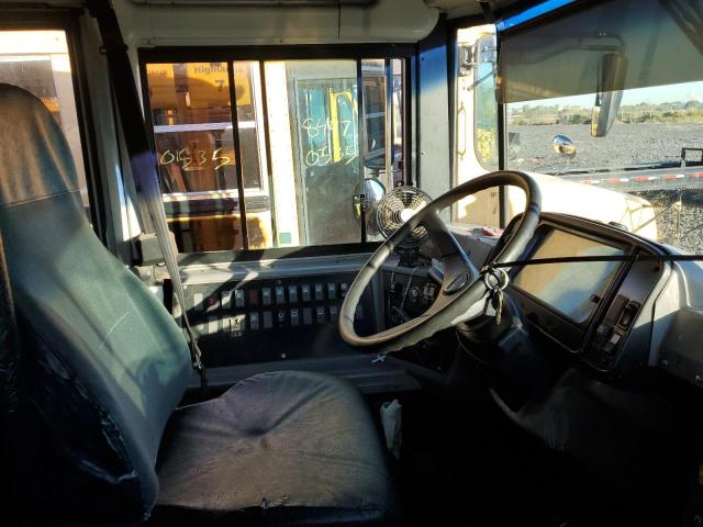 84470765 :رقم المزاد ، 4UZAAXCS66CV63256 vin ، 2006 Freightliner Saf-t-liner C2 مزاد بيع