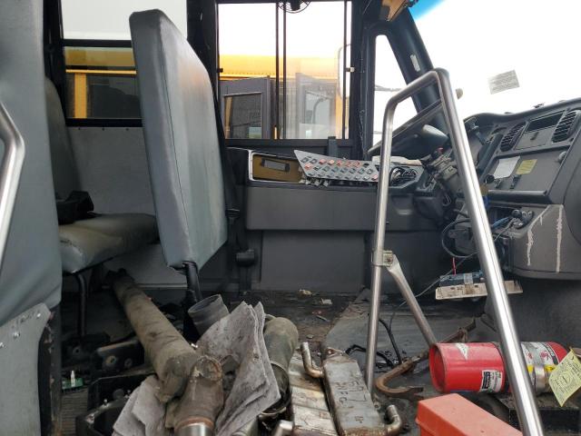 84649105 :رقم المزاد ، 4UZABRDUXBCAU5012 vin ، 2011 Freightliner Saf-t-liner C2 مزاد بيع