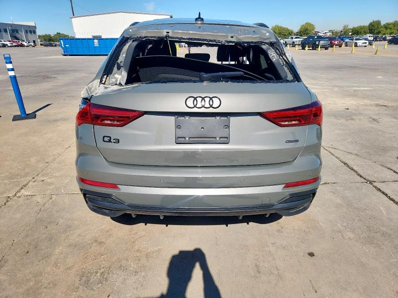 90832715 :رقم المزاد ، WA1EECF30N1039242 vin ، 2022 Audi Q3 مزاد بيع