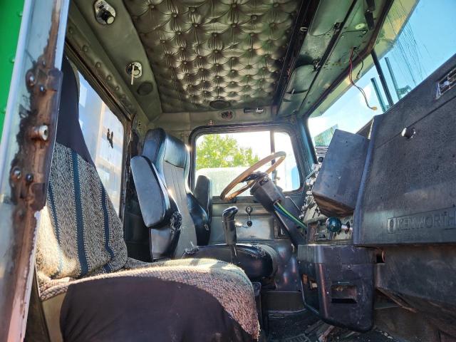 Продаж на аукціоні авто 1999 Kenworth Construction, vin: 1XKWD69X4XR812226, номер лоту: 82126505