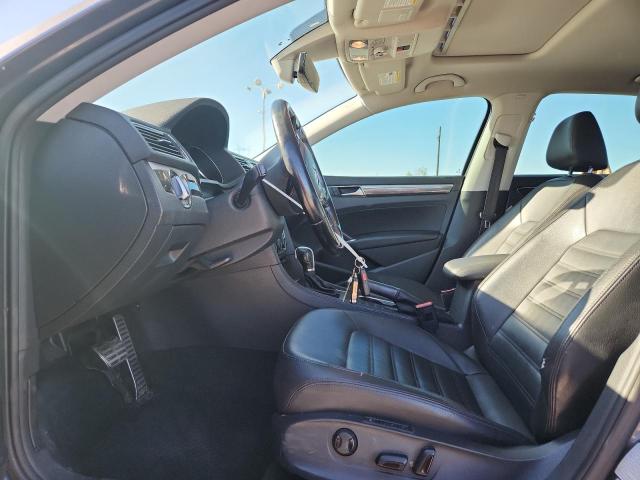 90449495 :رقم المزاد ، 1VWCT7A3XHC053138 vin ، 2017 Volkswagen Passat مزاد بيع