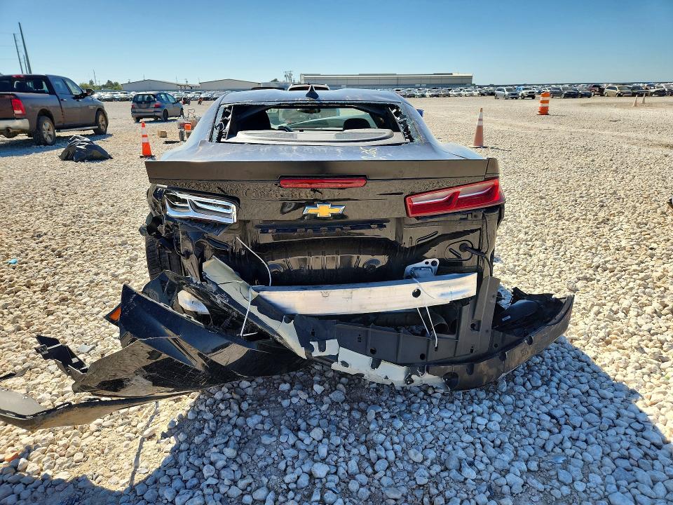 71761556 :رقم المزاد ، 1G1FE1R72J0183395 vin ، 2018 Chevrolet Camaro مزاد بيع