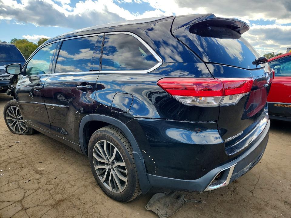 2019 Toyota Highlander Hybrid მანქანა იყიდება აუქციონზე, vin: 5TDDGRFHXKS060673, აუქციონის ნომერი: 70530046