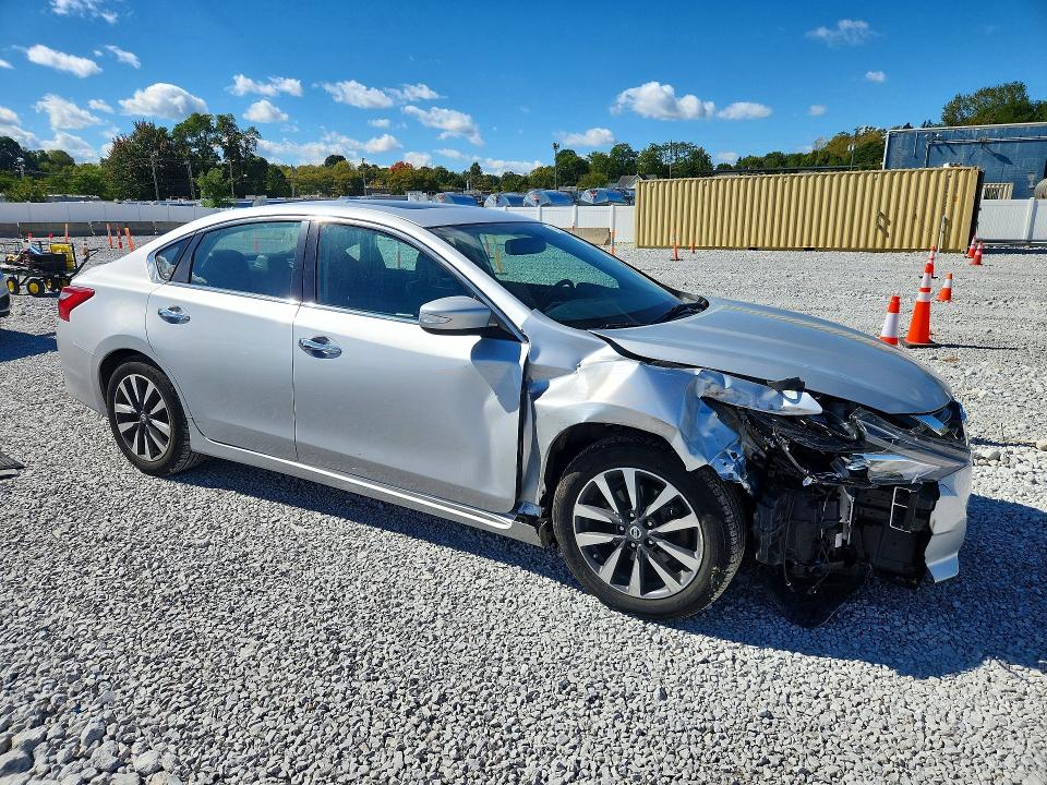 Продажа на аукционе авто 2017 Nissan Altima, vin: 1N4AL3AP5HC188166, номер лота: 71475686
