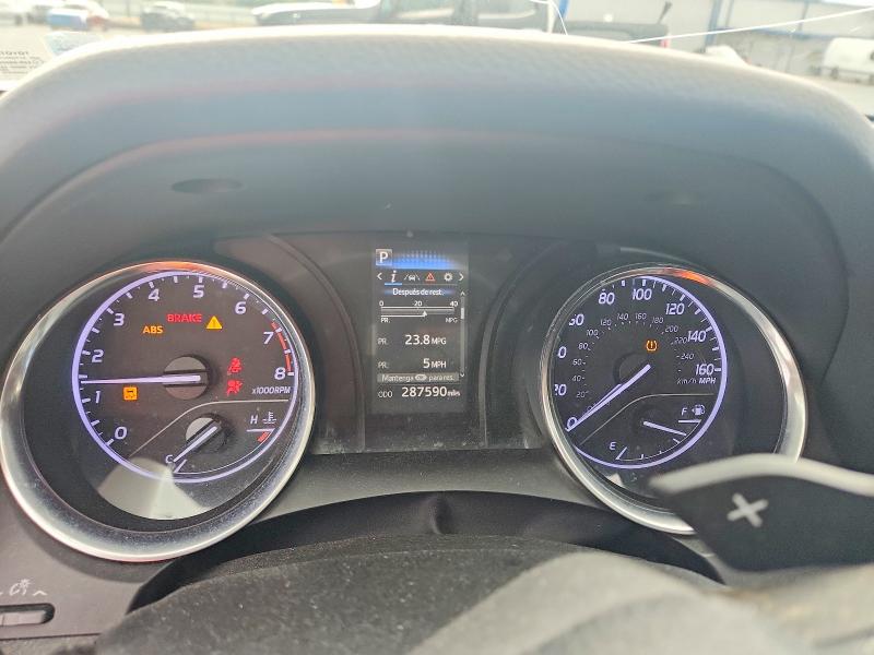 70261416 :رقم المزاد ، 4T1B11HK6KU822195 vin ، 2019 Toyota Camry مزاد بيع