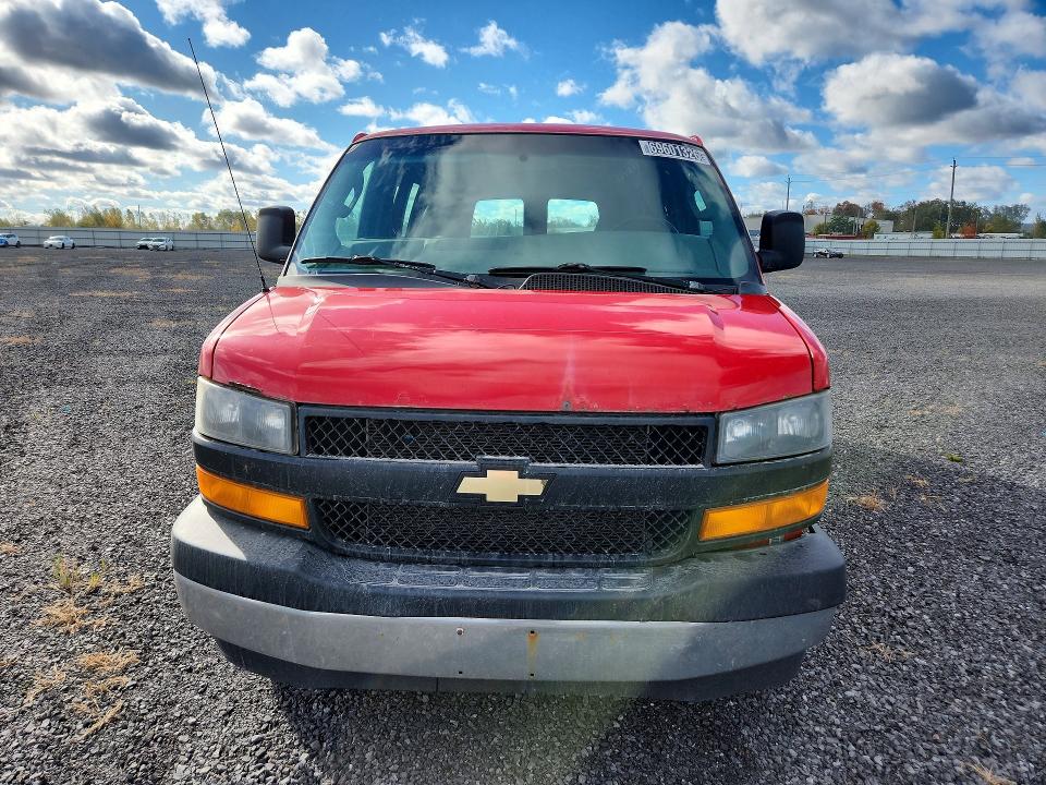 69601326 :رقم المزاد ، 1GCWGAFP9J1255094 vin ، 2018 Chevrolet Express 2500 مزاد بيع