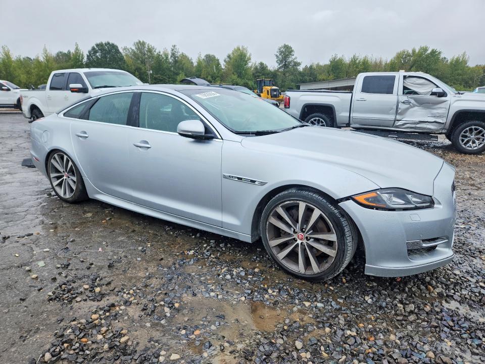 70826636 :رقم المزاد ، SAJWA1C71H8W11014 vin ، 2017 Jaguar Xj مزاد بيع