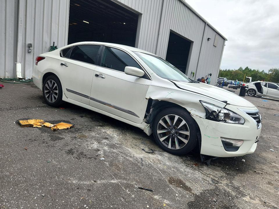 2015 Nissan Altima მანქანა იყიდება აუქციონზე, vin: 1N4AL3AP0FC463214, აუქციონის ნომერი: 72109966