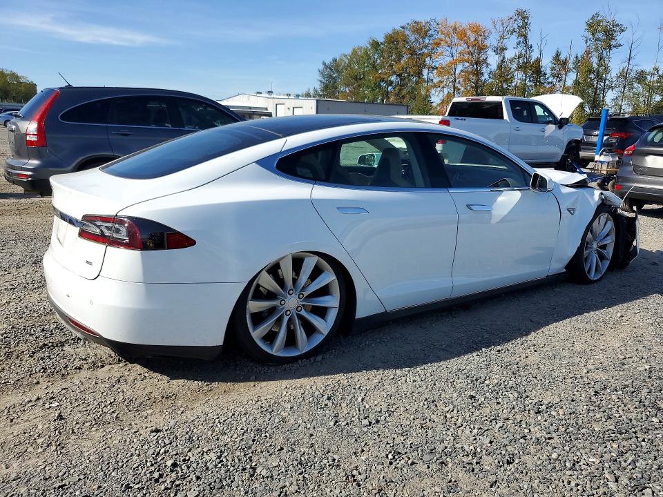 Продажа на аукционе авто 2014 Tesla Model S, vin: 5YJSA1H12EFP47522, номер лота: 72374116