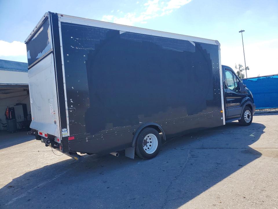 71353106 :رقم المزاد ، 1FDBF9ZM8GKB54502 vin ، 2016 Ford Transit مزاد بيع