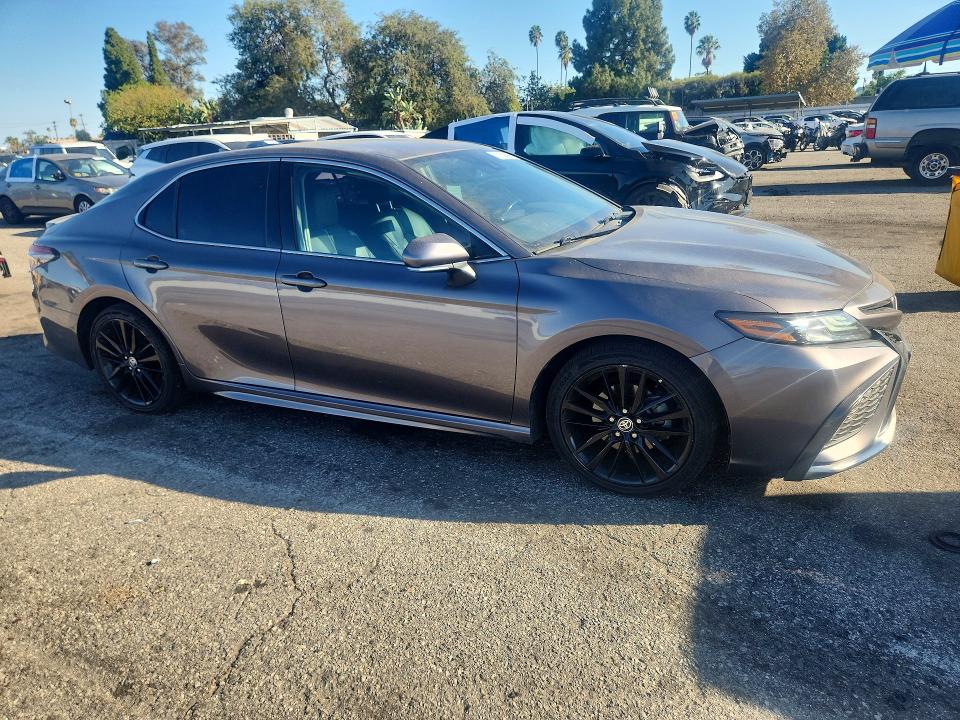 2021 Toyota Camry მანქანა იყიდება აუქციონზე, vin: 4T1K61AK9MU604668, აუქციონის ნომერი: 72152596
