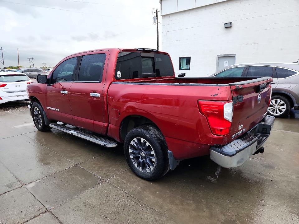 72631446 :رقم المزاد ، 1N6AA1EJ9JN526542 vin ، 2018 Nissan Titan مزاد بيع