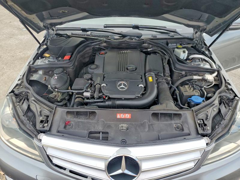 71777706 :رقم المزاد ، WDDGF4HB9DR300282 vin ، 2013 Mercedes-benz C مزاد بيع
