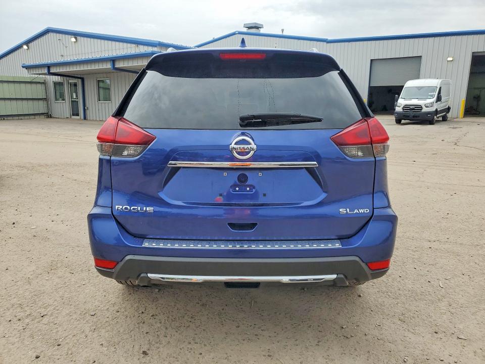 Продаж на аукціоні авто 2018 Nissan Rogue, vin: 5N1AT2MV6JC706995, номер лоту: 69882126