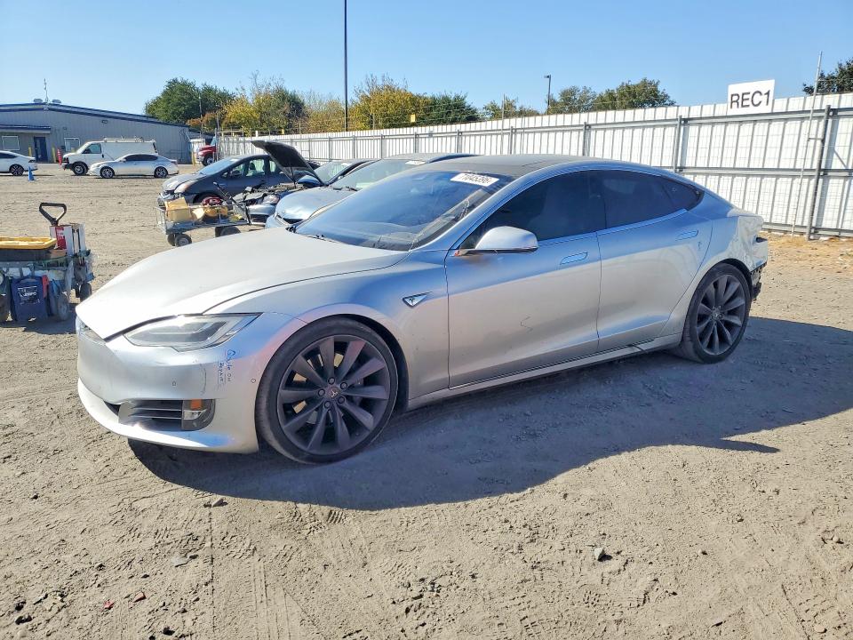 Продаж на аукціоні авто 2016 Tesla Model S, vin: 5YJSA1E28GF151718, номер лоту: 71045396