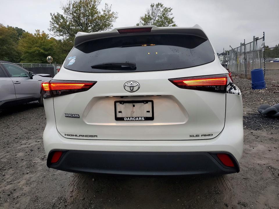 71007926 :رقم المزاد ، 5TDGZRBH6MS122957 vin ، 2021 Toyota Highlander مزاد بيع