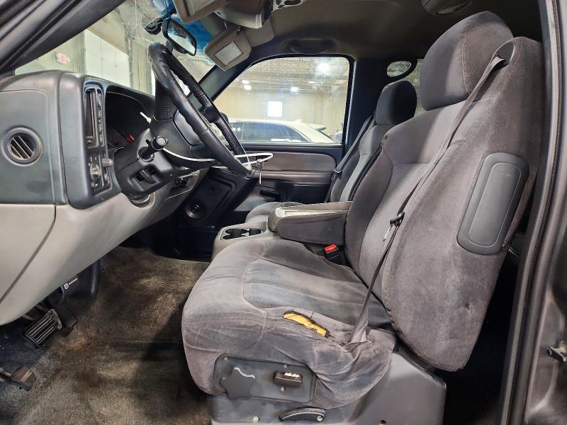 71412136 :رقم المزاد ، 1GNEK13ZX2J220136 vin ، 2002 Chevrolet Tahoe مزاد بيع