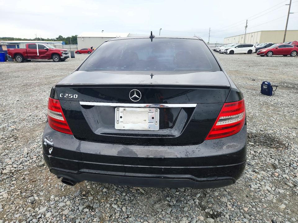 72572926 :رقم المزاد ، WDDGF4HB5CR215521 vin ، 2012 Mercedes-benz C مزاد بيع