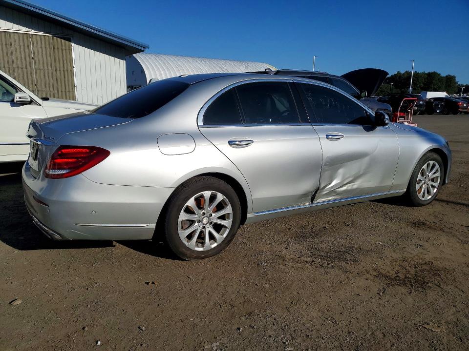 Продажа на аукционе авто 2017 Mercedes-benz E, vin: WDDZF4KBXHA215313, номер лота: 72386696
