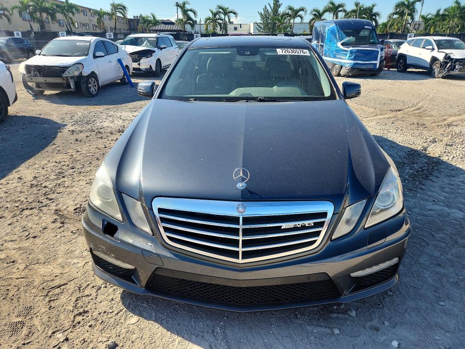 2010 Mercedes-benz E მანქანა იყიდება აუქციონზე, vin: WDDHF7HB7AA121576, აუქციონის ნომერი: 72630576