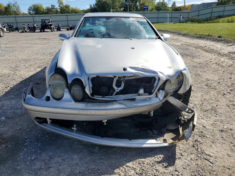 2000 Mercedes-benz Clk მანქანა იყიდება აუქციონზე, vin: WDBLJ70G6YF136270, აუქციონის ნომერი: 71483476