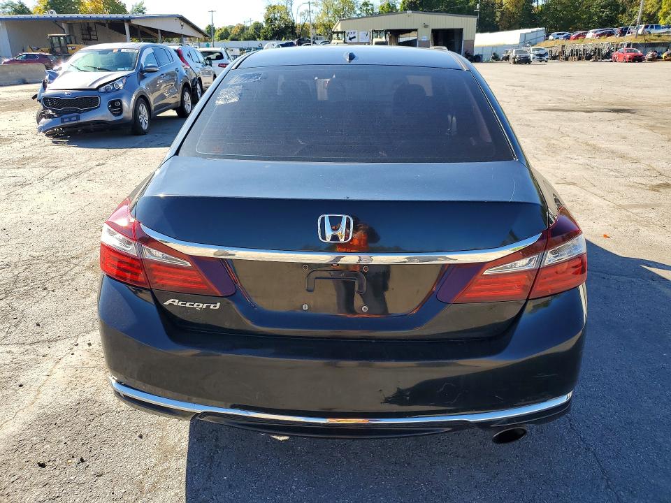 2017 Honda Accord მანქანა იყიდება აუქციონზე, vin: 1HGCR2F83HA268043, აუქციონის ნომერი: 71727466