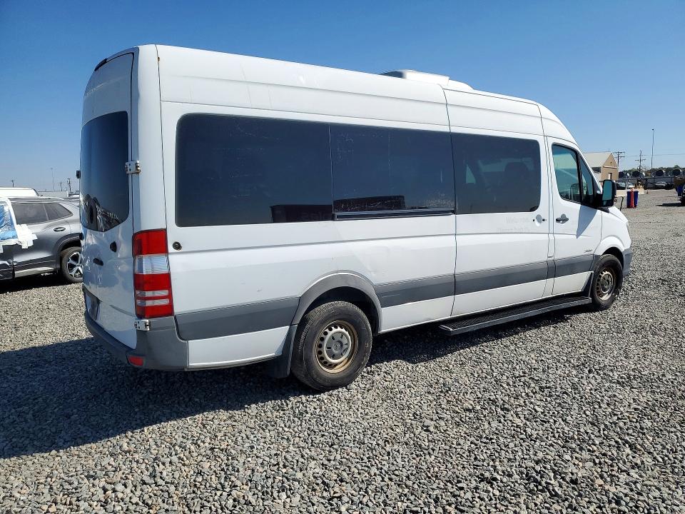 72239046 :رقم المزاد ، WDZPE8DD8GP213971 vin ، 2016 Mercedes-benz Sprinter مزاد بيع