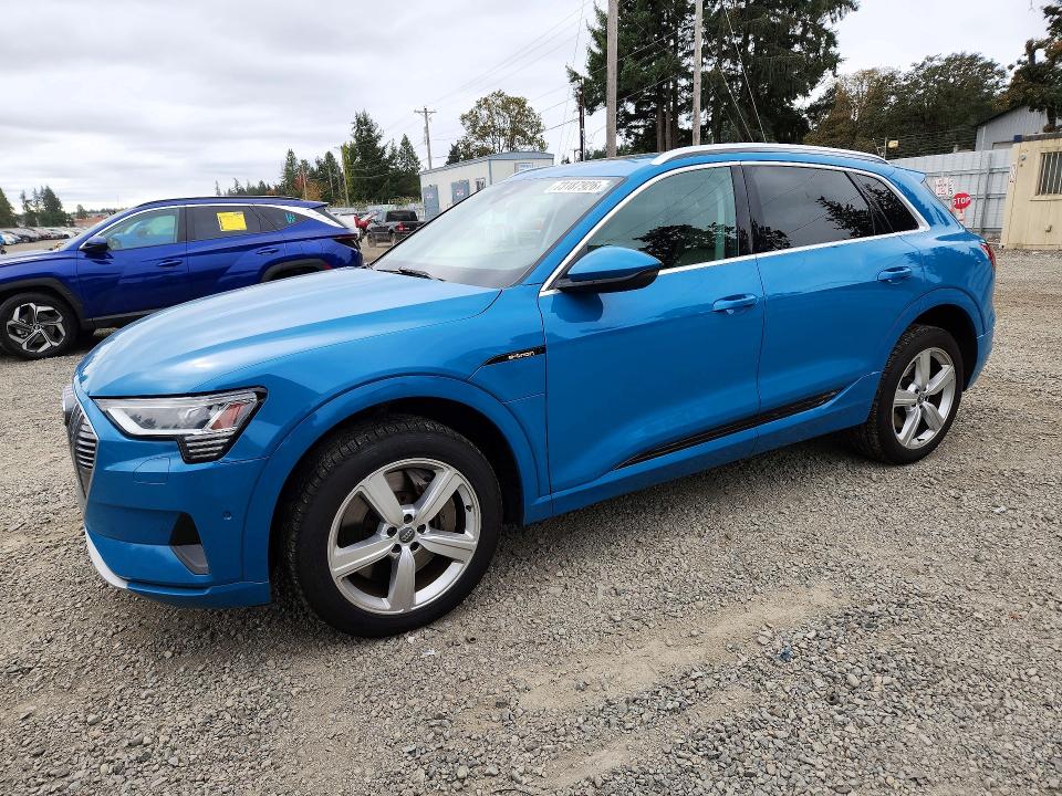 Продажа на аукционе авто 2019 Audi E-tron, vin: WA1LAAGE8KB010214, номер лота: 73187926