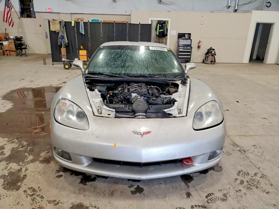 71535086 :رقم المزاد ، 1G1YY24U355134704 vin ، 2005 Chevrolet Corvette مزاد بيع