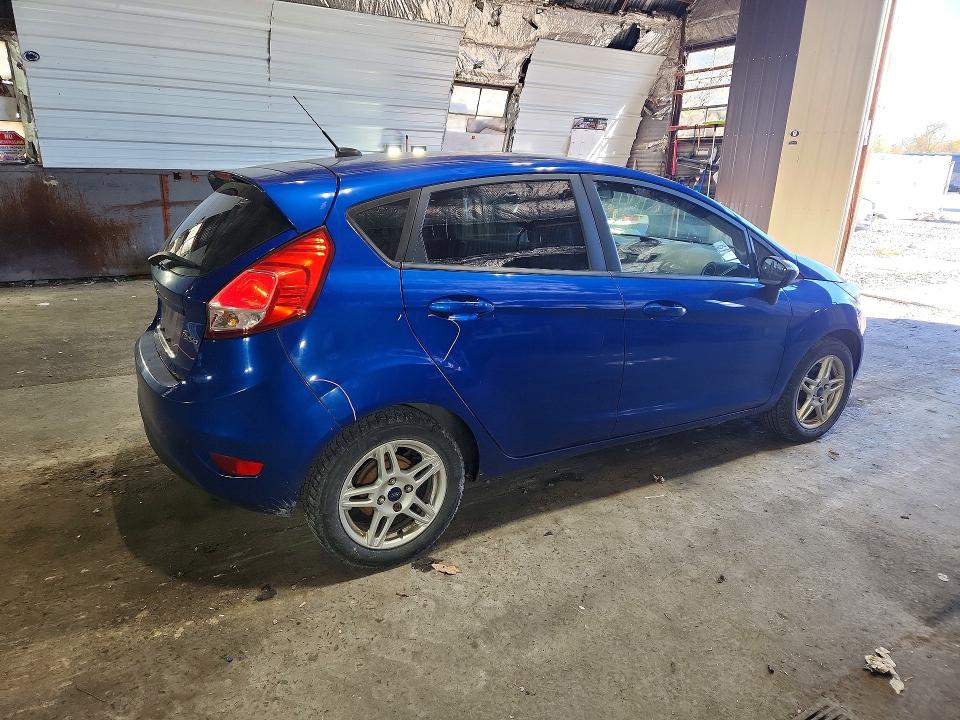 72921376 :رقم المزاد ، 3FADP4EJ2JM101387 vin ، 2018 Ford Fiesta مزاد بيع