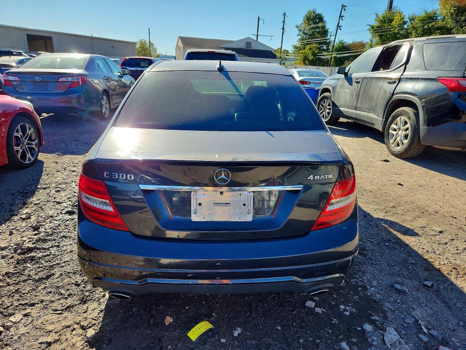2013 Mercedes-benz C მანქანა იყიდება აუქციონზე, vin: WDDGF8AB9DR250839, აუქციონის ნომერი: 71622726