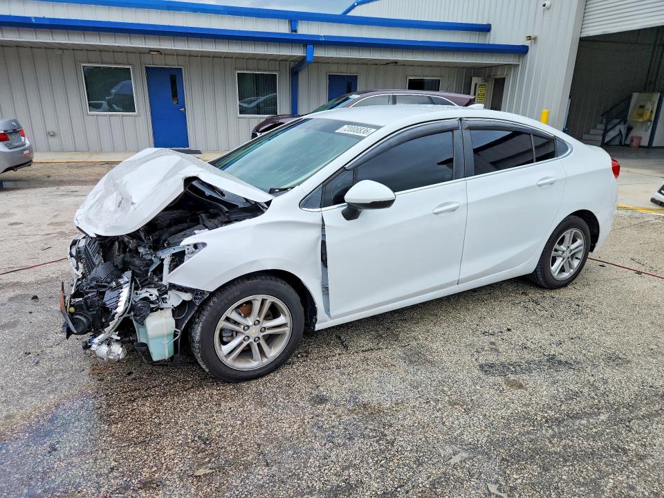 72008836 :رقم المزاد ، 1G1BE5SMXJ7106156 vin ، 2018 Chevrolet Cruze مزاد بيع