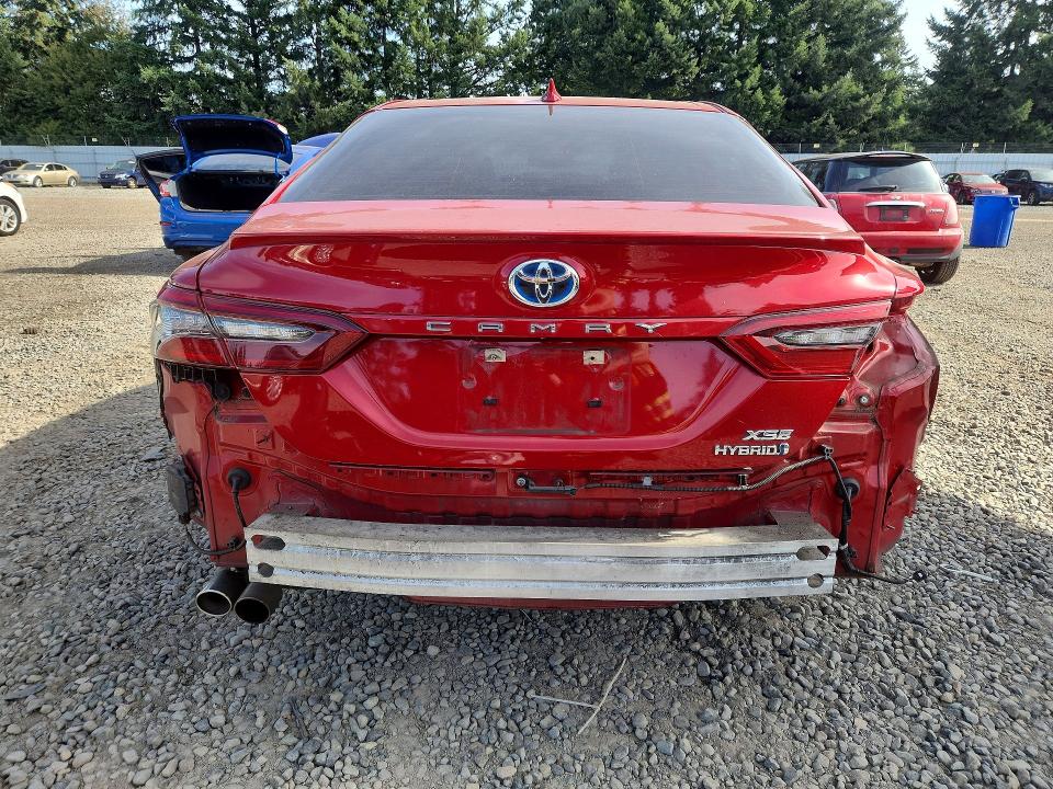 70739946 :رقم المزاد ، 4T1K31AK1MU030611 vin ، 2021 Toyota Camry مزاد بيع