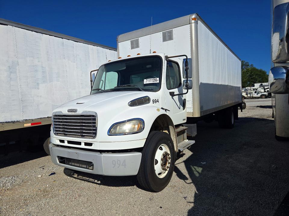 71111286 :رقم المزاد ، 1FVACYBS0ADAR3225 vin ، 2010 Freightliner M2 مزاد بيع