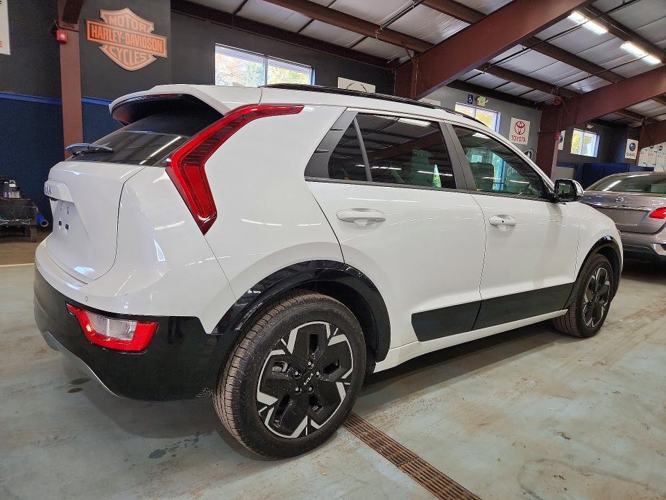 71964316 :رقم المزاد ، KNDCR3L11P5042893 vin ، 2023 Kia Niro مزاد بيع