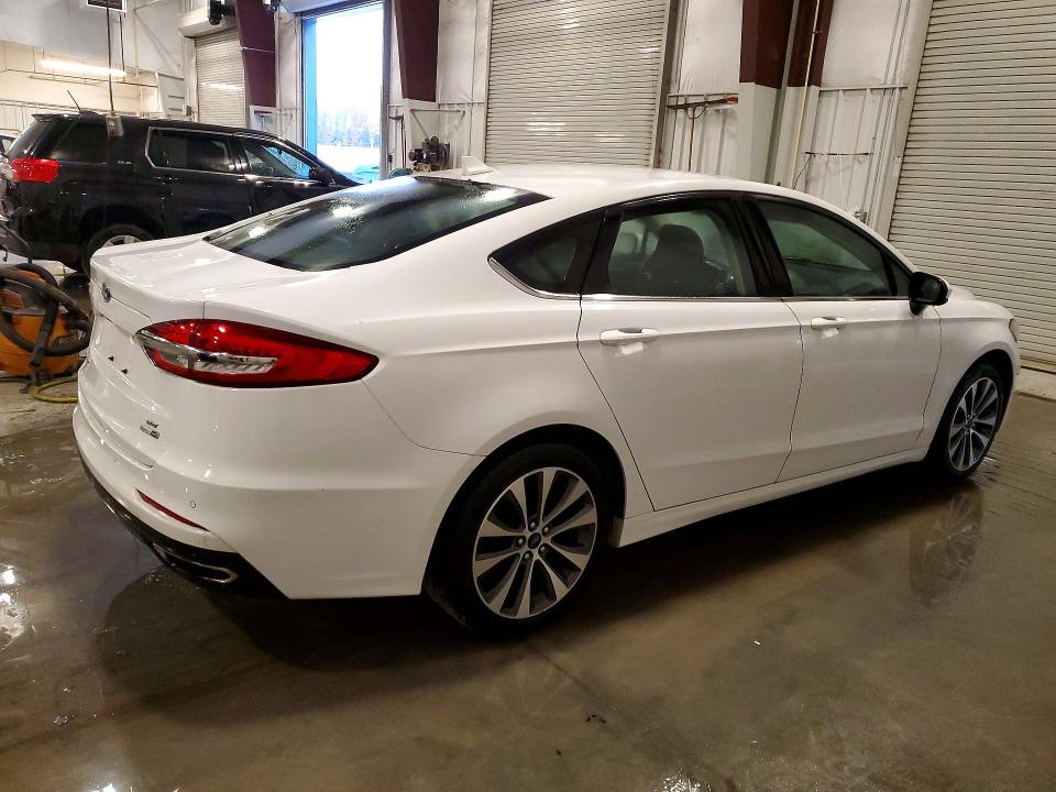 72450786 :رقم المزاد ، 3FA6P0T90KR217606 vin ، 2019 Ford Fusion مزاد بيع