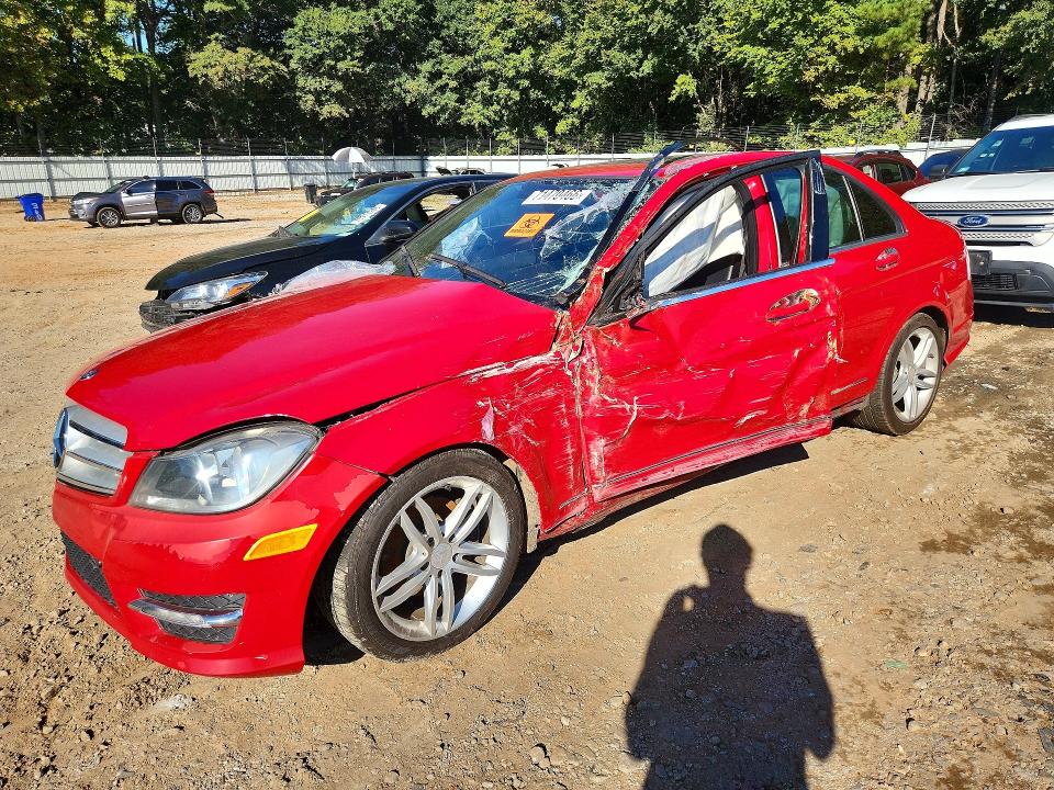 Продаж на аукціоні авто 2013 Mercedes-benz C, vin: WDDGF4HB3DR262886, номер лоту: 71470466
