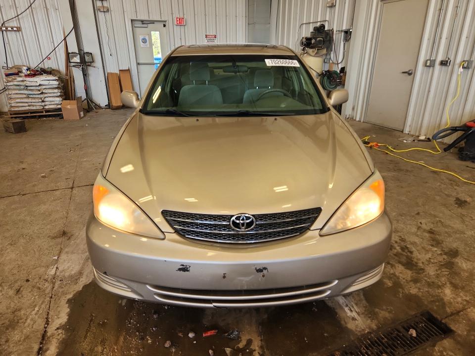 70260666 :رقم المزاد ، 4T1BE32K73U163201 vin ، 2003 Toyota Camry مزاد بيع