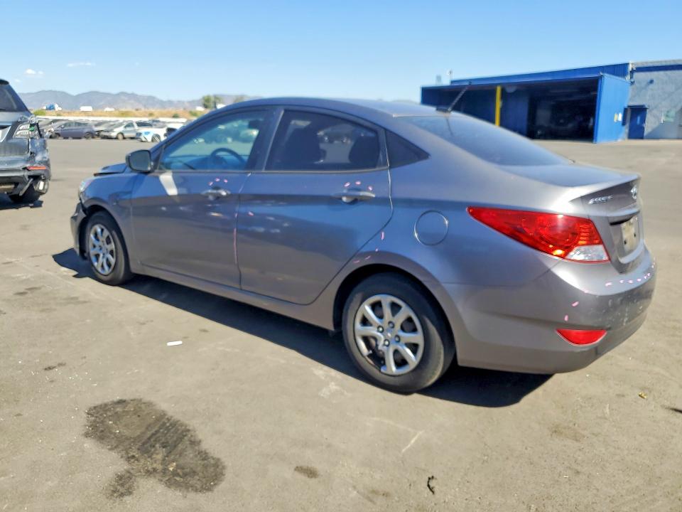 2013 Hyundai Accent მანქანა იყიდება აუქციონზე, vin: KMHCT4AE8DU523864, აუქციონის ნომერი: 71607536