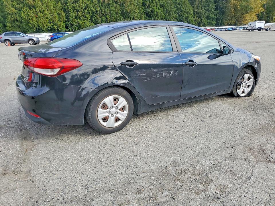 2018 Kia Forte მანქანა იყიდება აუქციონზე, vin: 3KPFK4A79JE268741, აუქციონის ნომერი: 71490146