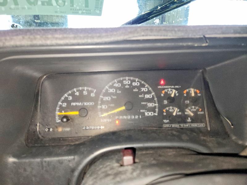 71928186 :رقم المزاد ، 1GTGC29R3WE520806 vin ، 1998 Gmc Sierra مزاد بيع