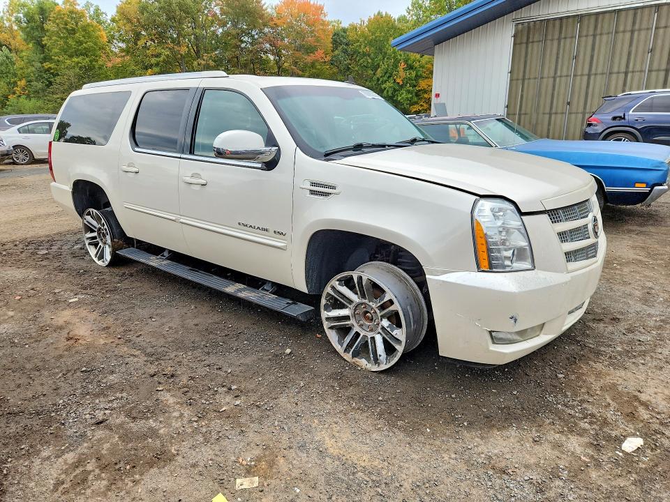 70890226 :رقم المزاد ، 1GYS4JEF7DR166589 vin ، 2013 Cadillac Escalade مزاد بيع