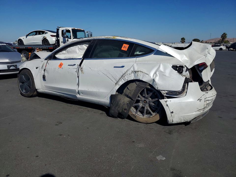 Продажа на аукционе авто 2019 Tesla Model 3, vin: 5YJ3E1EA3KF330998, номер лота: 71847186