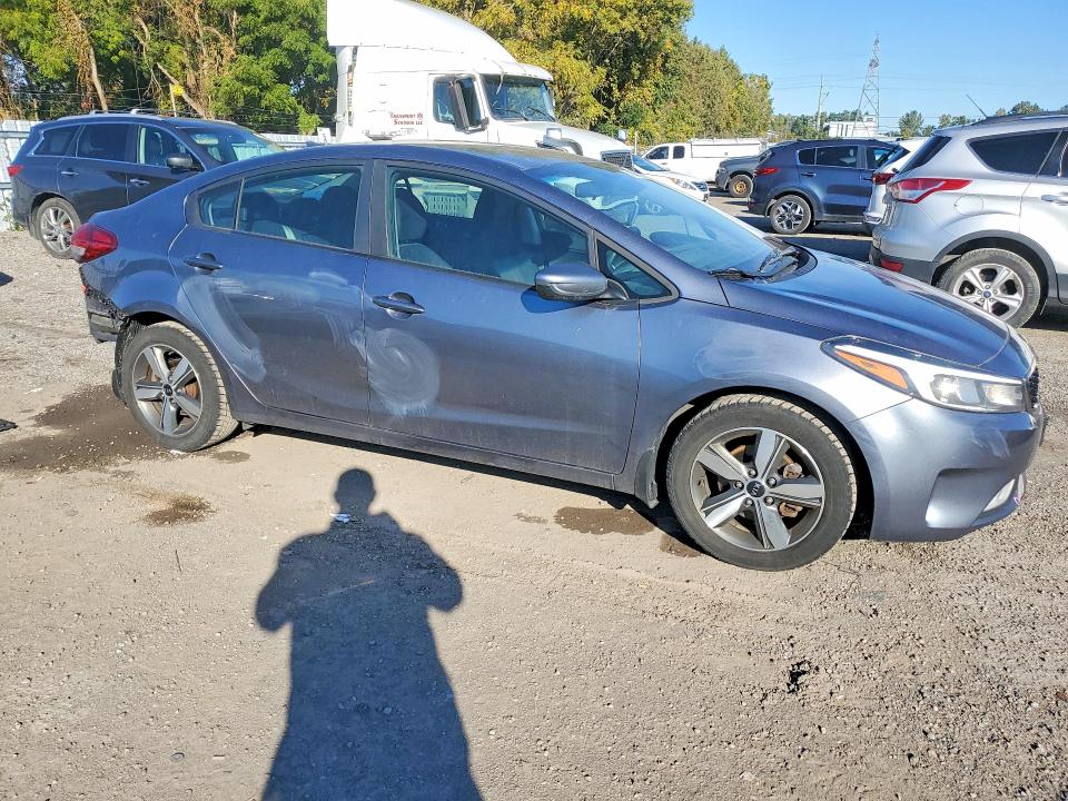 71646196 :رقم المزاد ، 3KPFL4A72JE261871 vin ، 2018 Kia Forte مزاد بيع
