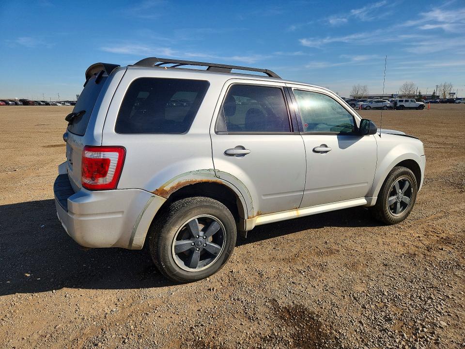 73830106 :رقم المزاد ، 1FMCU9D71AKB49712 vin ، 2010 Ford Escape مزاد بيع