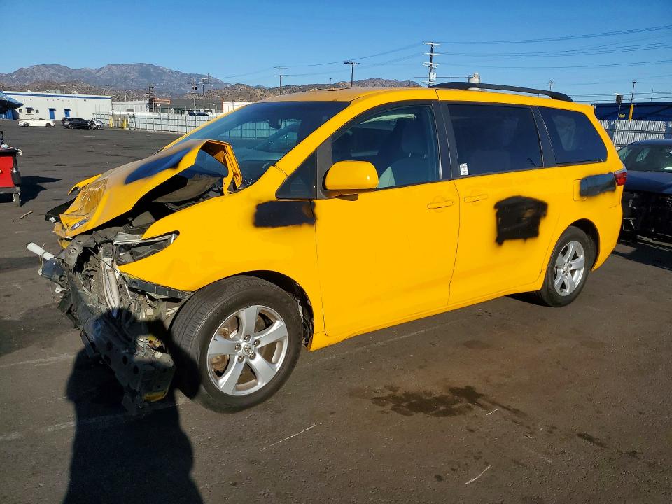 Aukcja sprzedaży 2017 Toyota Sienna, vin: 5TDKZ3DCXHS804240, numer aukcji: 72241686