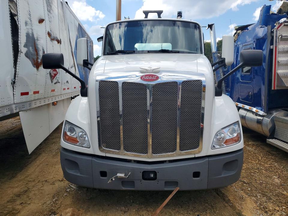 Продаж на аукціоні авто 2018 Peterbilt 579, vin: 1XPBA48X1JD478130, номер лоту: 69940986
